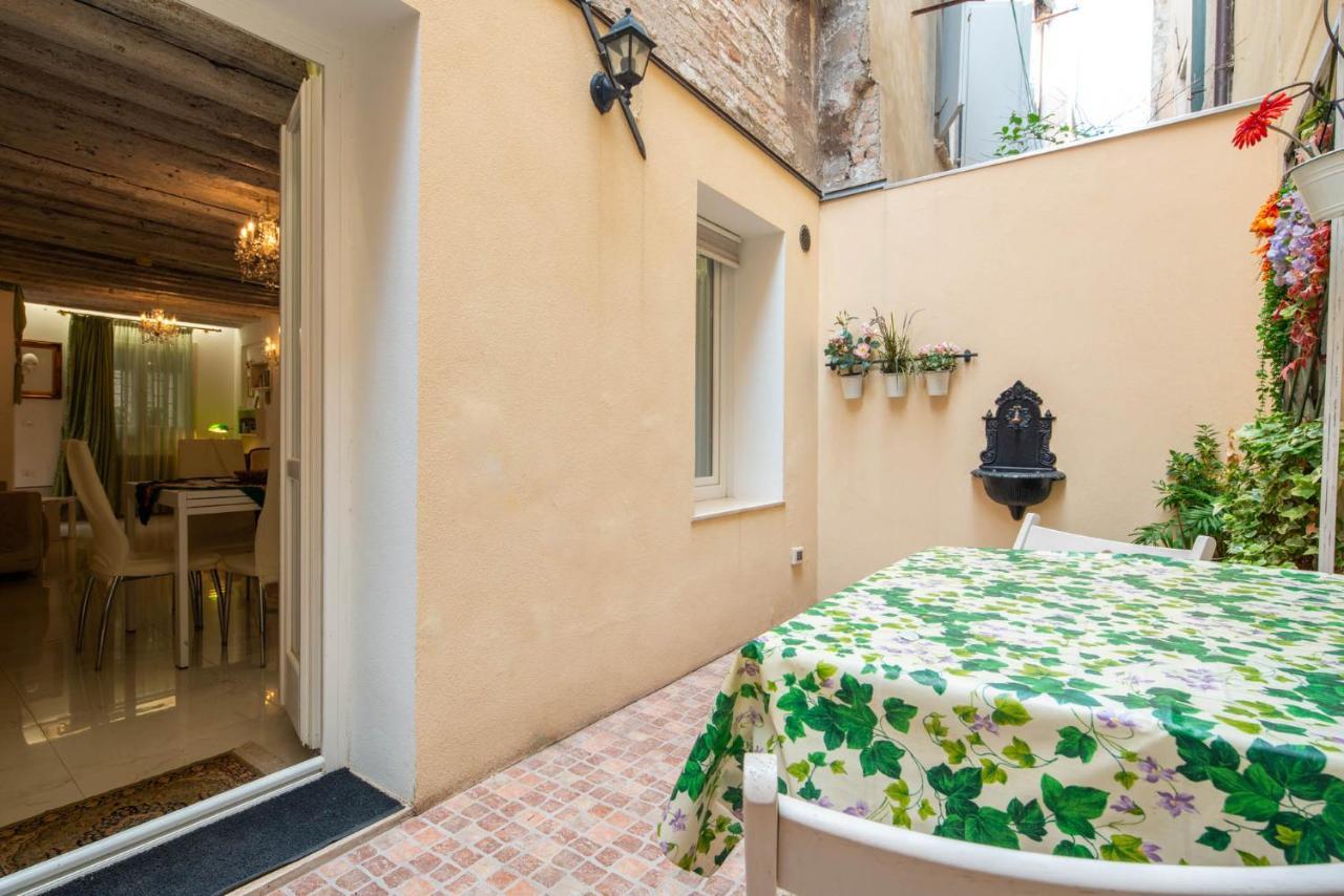 Loving In Venice, 5 Stars Buitenkant foto